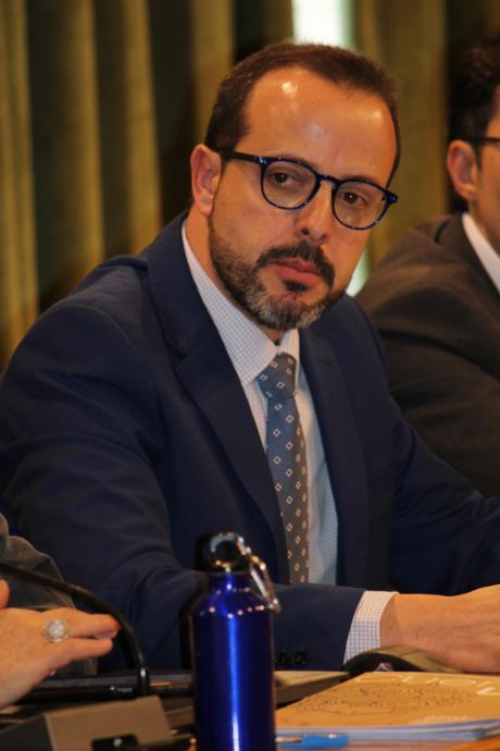 El PP advierte de un “embudo de tráfico” en la Puerta de Valencia por la llegada de autobuses turísticos