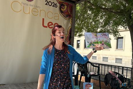 El público infantil llena la Feria del Libro de Cuenca en un viernes festivo marcado por la animación a la lectura
