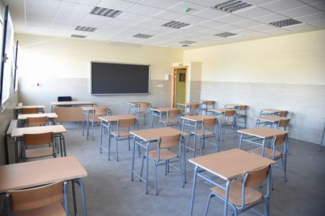 Desprendimientos en el IES "Alfonso VIII": Cuatro aulas cerradas por seguridad