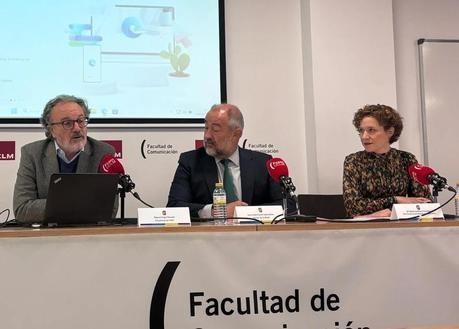 Expertos debaten en la Facultad de Comunicación en Cuenca sobre la falta de redes eléctricas y el perjuicio para el desarrollo del mundo rural