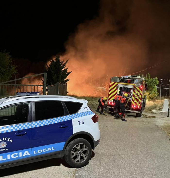 Extinguido un fuego registrado de madrugada junto al Instituto San José de Cuenca