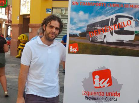 IU Cuenca comienza su campaña por el mantenimiento de las línes de autobús de la provincia y todas sus paradas.