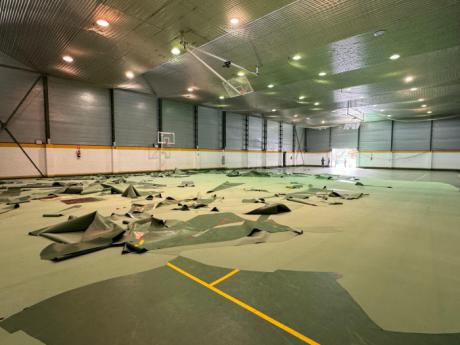 Arrancan las obras de renovación del pavimento del polideportivo Fuente del Oro