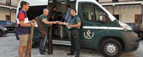 La Guardia Civil acerca la gestión de armas a los pueblos de la provincia
