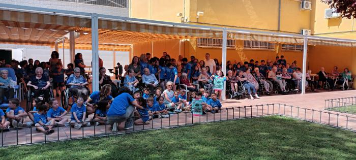 Escolares y mayores de la provincia de Cuenca se unen contra el maltrato a las personas mayores