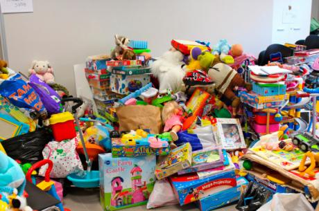 La Junta pone la Sala Iberia a disposición de Cáritas del Cristo de Amparo para la recogida extraordinaria de juguetes