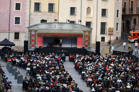 La Carroza del Real regresa a Cuenca con un recital lírico gratuito en la Plaza Mayor