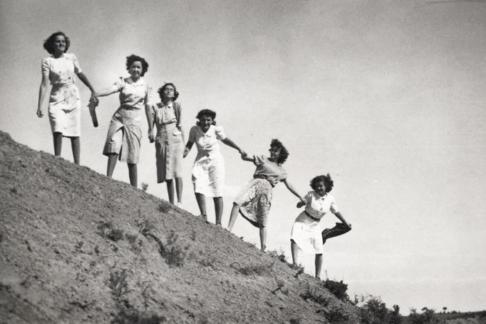 'La Jara en el tiempo', una exposición que recupera la memoria fotográfica del siglo XX en Villanueva de la Jara