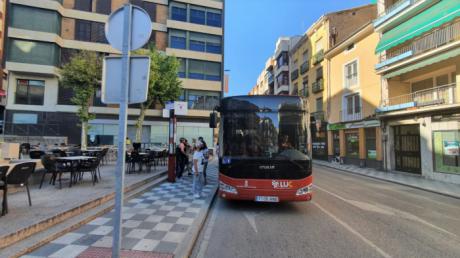 Unas 1.150 personas utilizan las lanzaderas el primer fin de semana de servicio