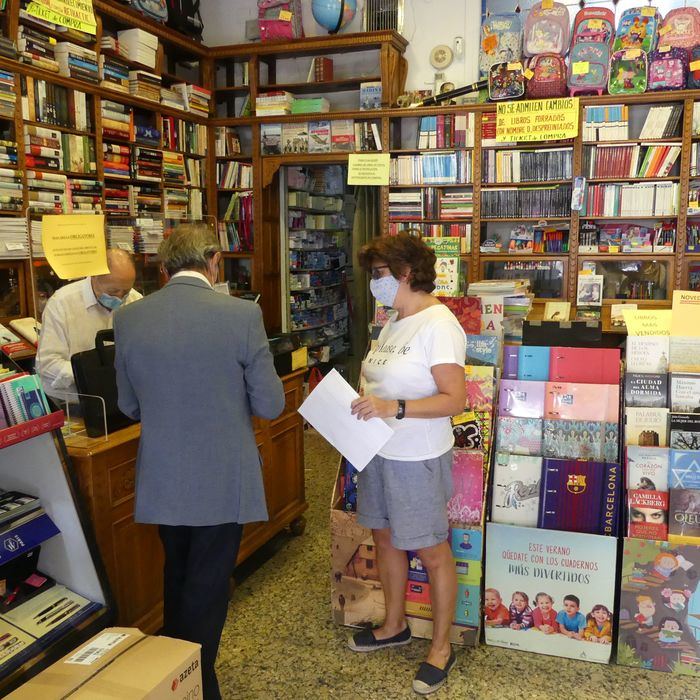La Asociación de Libreros de Cuenca premia la compra de libros de texto con 18 vales de 75 euros