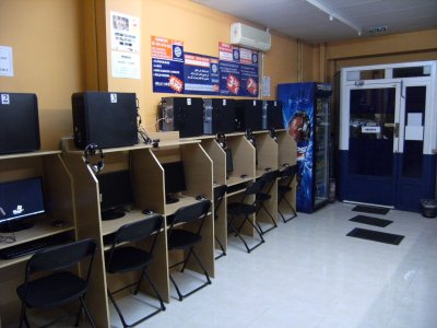 La Guardia Civil detiene a una persona e investiga a otras seis por el uso fraudulento de soportes informáticos.