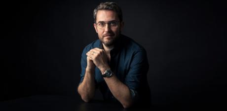 El escritor Máximo Huerta visitará Cuenca para presentar ‘Mamá está dormida’