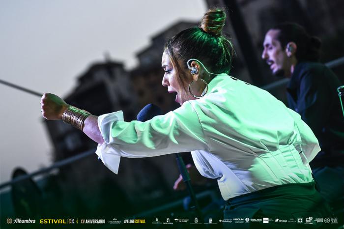 Estival Cuenca reconoce a María Terremoto con el Premio José Luis Perales al Talento Musical Joven