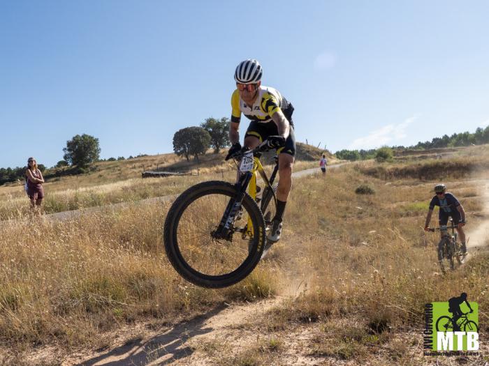 Mariana debuta con éxito en el Circuito Diputación de MTB con victorias para Xavier Calaf y Alba López
