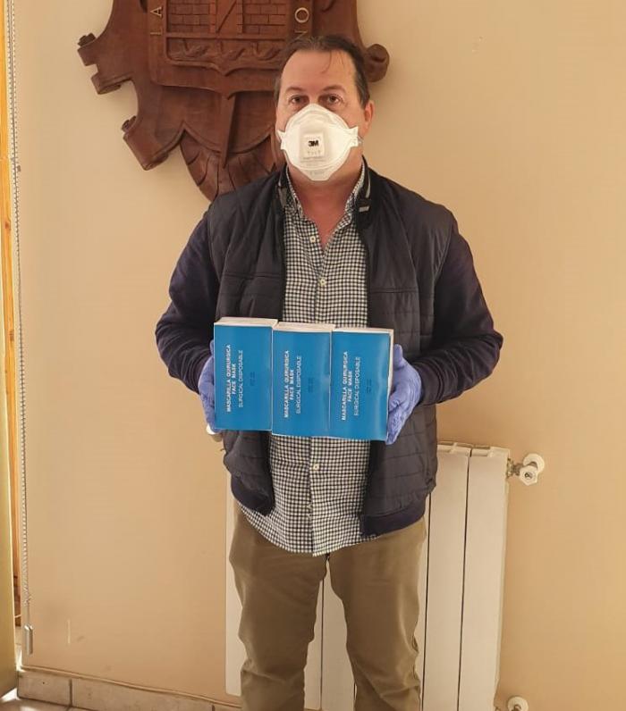 Los trabajadores de la Piscina de Tarancón adquieren a título personal material sanitario que entregan al consistorio