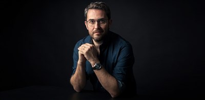 Máximo Huerta presenta en Cuenca su libro “Mamá está dormida” en el Centro Cultural Aguirre