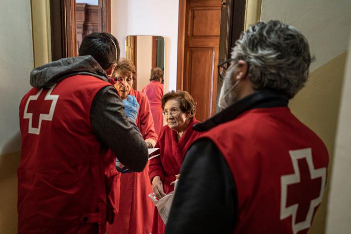 Cruz Roja centra en el voluntariado el reconocimiento que este año concede en su Día Mundial