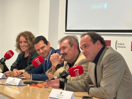 Expertos debaten en la Facultad de Comunicación en Cuenca sobre la falta de redes eléctricas y el perjuicio para el desarrollo del mundo rural