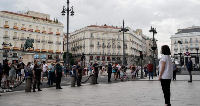 La Comunidad de Madrid dedica a Castilla-La Mancha el minuto de silencio por el COVID-19