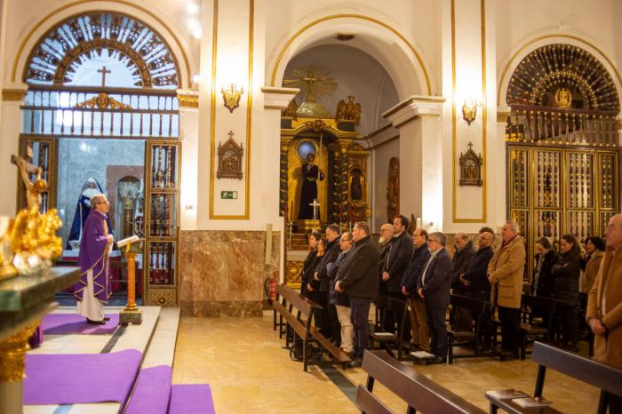 La Junta de Cofradías celebra la misa por los nazarenos fallecidos