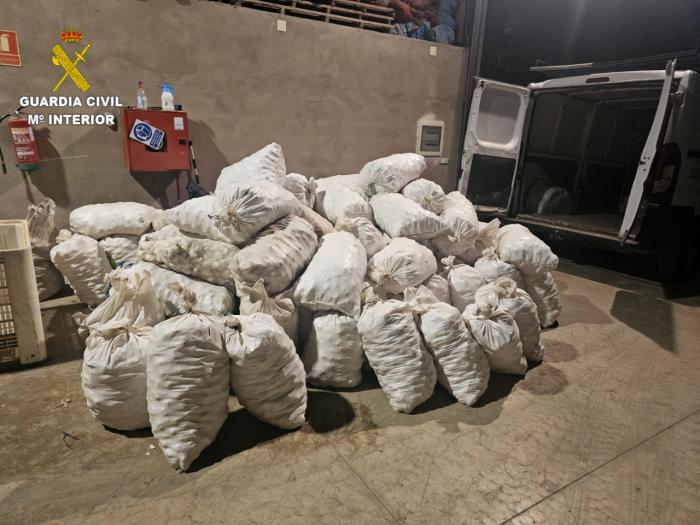 Detienen a un hombre por hurto de 3.360 kilos de ajos en la provincia