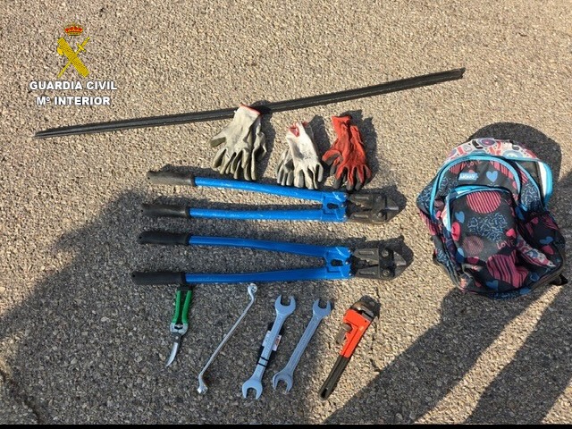 Detenidos tres hombres por cortar cableado eléctrico en la carretera CM-220 en Cuenca