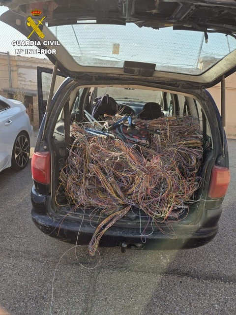 Detenidos tres hombres por cortar cableado eléctrico en la carretera CM-220 en Cuenca