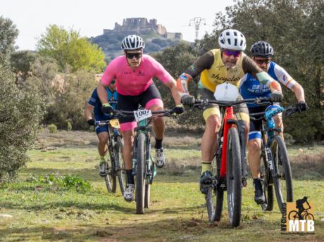 Pedro Guillén y Paula Jarque, primeros vencedores del XV Circuito MTB Diputación en la Sierra Jarameña