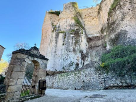 Retirado el complejo andamio instalado para la reconstrucción y consolidación del muro de Bajada de Las Angustias