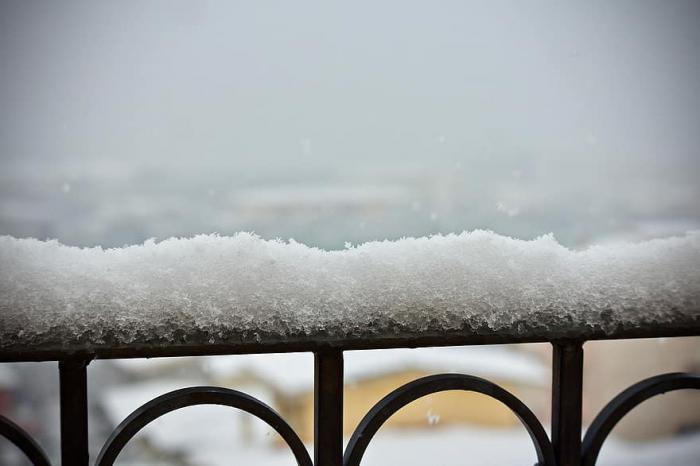 Aconsejan limpiar la nieve de las terrazas y balcones que pueda caer sobre la vía pública