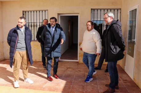 Núñez destaca en Atalaya del Cañavate las políticas de vivienda del Ayuntamiento para atraer población