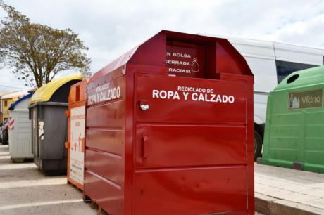Tarancón instala 10 nuevos contenedores para la recogida de ropa y calzado