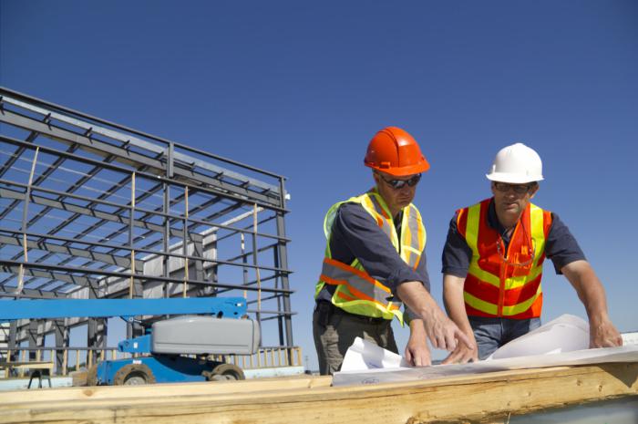 APYMEC señala la construcción de edificación tira del sector por la caída de la obra civil