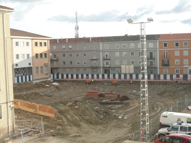 El Ayuntamiento solicita a la Junta un año de prórroga para reiniciar las obras del parking de Astrana Marín