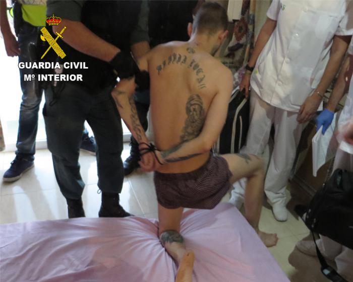 La Guardia Civil detiene a dos personas en Cebolla por tráfico de drogas