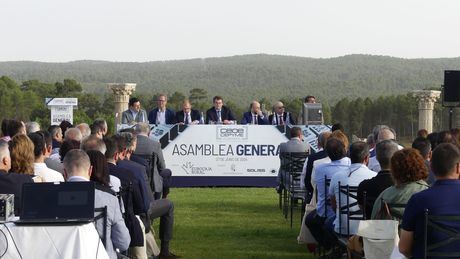 La Confederación de Empresarios pide un esfuerzo para mejorar la competitividad empresarial