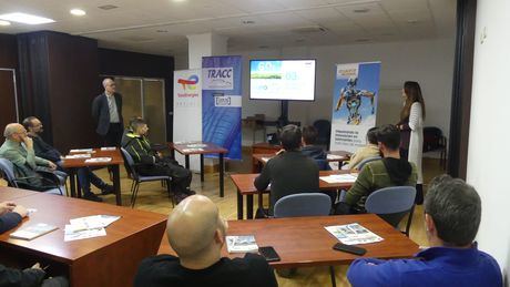 Total Energies y la Asociación de Talleres de Cuenca ofrecen formación sobre lubricantes automotrices