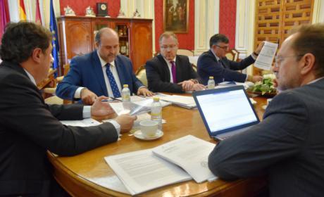 Martínez Guijarro considera que la reunión con el Ayuntamiento de Cuenca ha sido "fructífera para la ciudad"