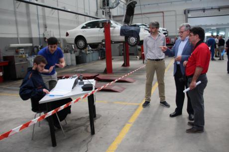 Más de 200 estudiantes de 59 centros han participado en las 23 competiciones regionales de FP Skills, que celebrarán la entrega de premios el 20 de junio en Cuenca