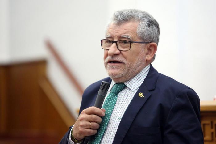 El Gobierno regional reitera el compromiso de que 6.707 docentes interinos en vacante cobrarán este curso los meses de verano