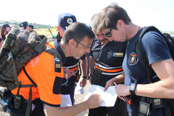Voluntarios de Protección Civil aprenden técnicas y procedimientos para afrontar la búsqueda de personas en grandes áreas