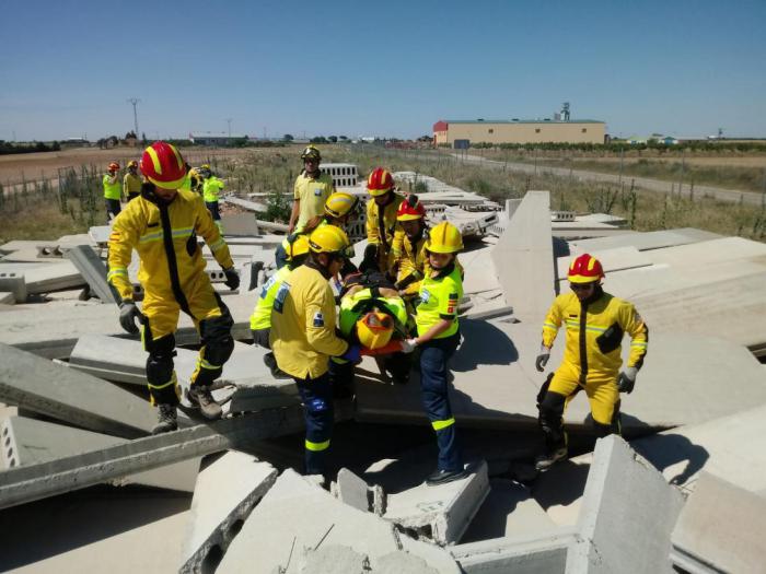 Profesionales de Urgencias y Emergencias del SESCAM y del SEPEI de Albacete han realizado una jornada de coordinación e intervención en estructuras colapsadas