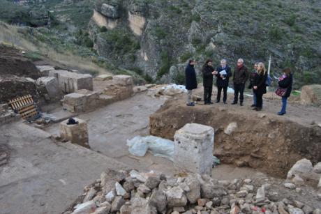 Estudian la declaración como parque arqueológico del Yacimiento Romano de Valeria ante la entidad de los hallazgos