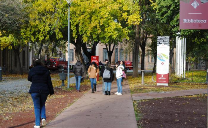 Se recupera progresivamente las becas de excelencia académica para universitarios con la convocatoria del curso 2016-2017