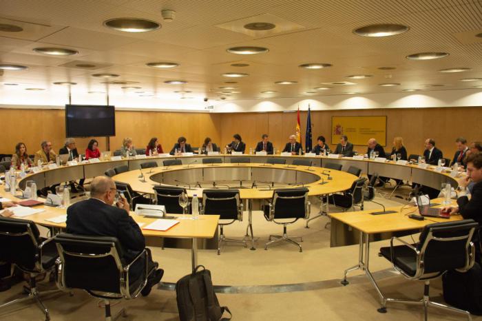 Castilla-La Mancha transmite a los ministerios de Educación y de Ciencia la necesidad de mejorar el actual sistema de becas al estudio