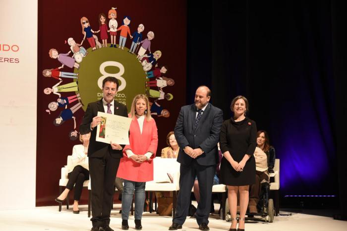 Amelia Valcárcel, Mabel Lozano y Sandra Sabatés serán reconocidas por el Gobierno regional con motivo del Día Internacional de las Mujeres