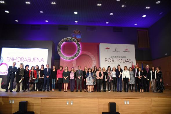 El Gobierno de Castilla-La Mancha premia a las mujeres de la ONCE por su compromiso con la discapacidad