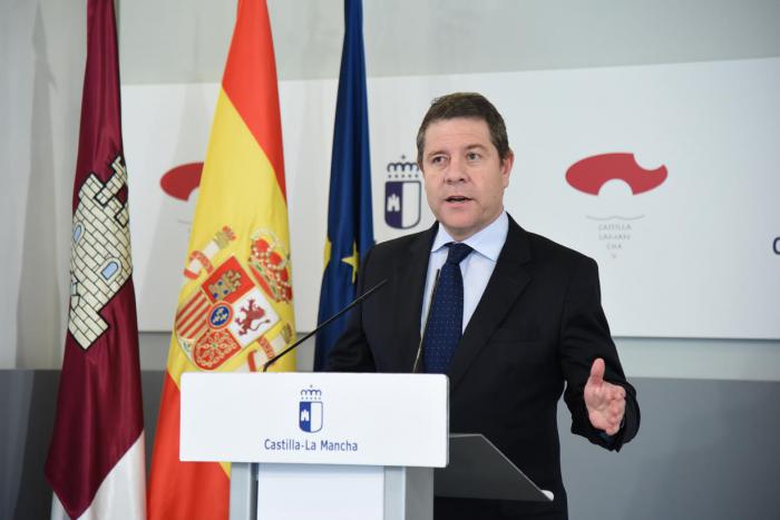 García-Page anuncia la compra de 22 millones de mascarillas “de tipo quirúrgico” en el próximo Consejo de Gobierno extraordinario