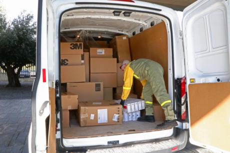 Castilla-La Mancha continúa distribuyendo artículos de protección para los profesionales y ya se han repartido cerca de 8,3 millones