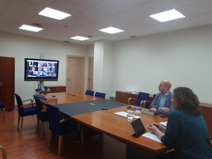 La Junta traslada a la Asociación Empresa Familiar las medidas diseñadas para impulsar su recuperación